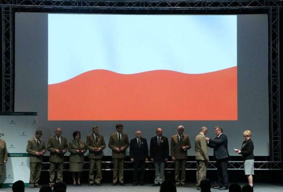  Prezydent Komorowski posadził Dąb Wolności w Lublinie (zdjęcie 6) - Autor: Wojciech Nieśpiałowski