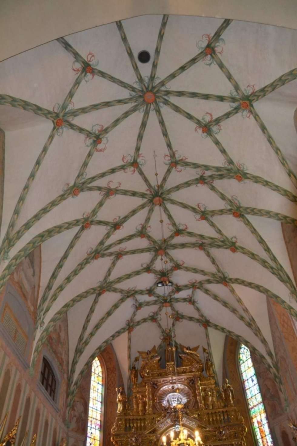  Parafię rzymskokatolicką p.w. Wniebowzięcia NMP i św. Augustyna w Kraśniku nagrodzono za konserwację prezbiterium kościoła parafialnego. 