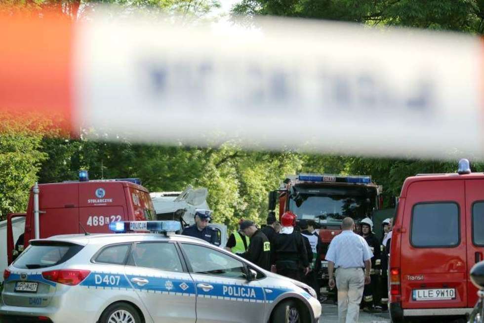  Zginęły 4 osoby, a 18 jest rannych. Do tragicznego wypadku doszło ok godz. 14.10 w miejscowości Stawek (gm. Spiczyn). Fot. Maciej Kaczanowski