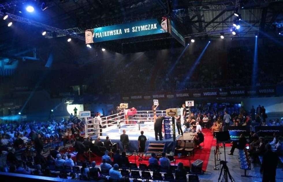  Gala Wojak Boxing Night w hali Globus (zdjęcie 36) - Autor: Wojciech Nieśpiałowski