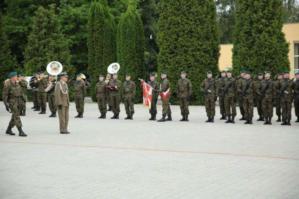  Uroczystym apelem uczcili wojskowi trzecią rocznicę powstania Wielonarodowej Brygady w Lublinie, która obecnie liczy 500 żołnierzy. Fot. Maciej Kaczanowski