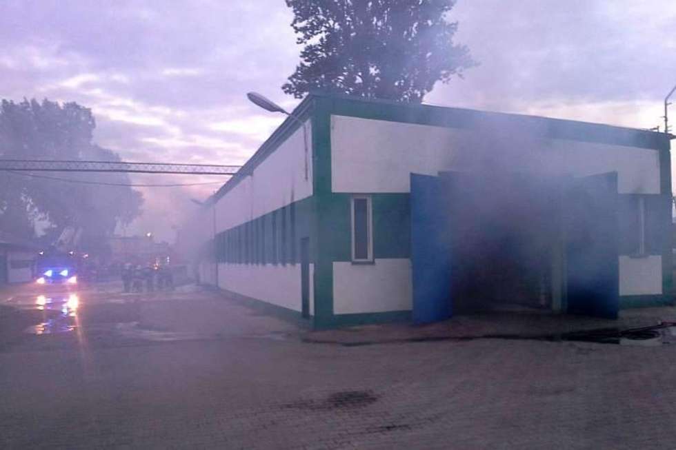  Pożar hali magazynowej w Świdniku (zdjęcie 3) - Autor: KP PSP Świdnik