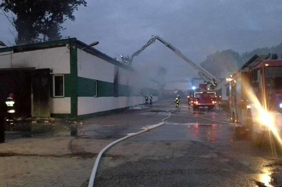  Pożar hali magazynowej w Świdniku (zdjęcie 5) - Autor: KP PSP Świdnik