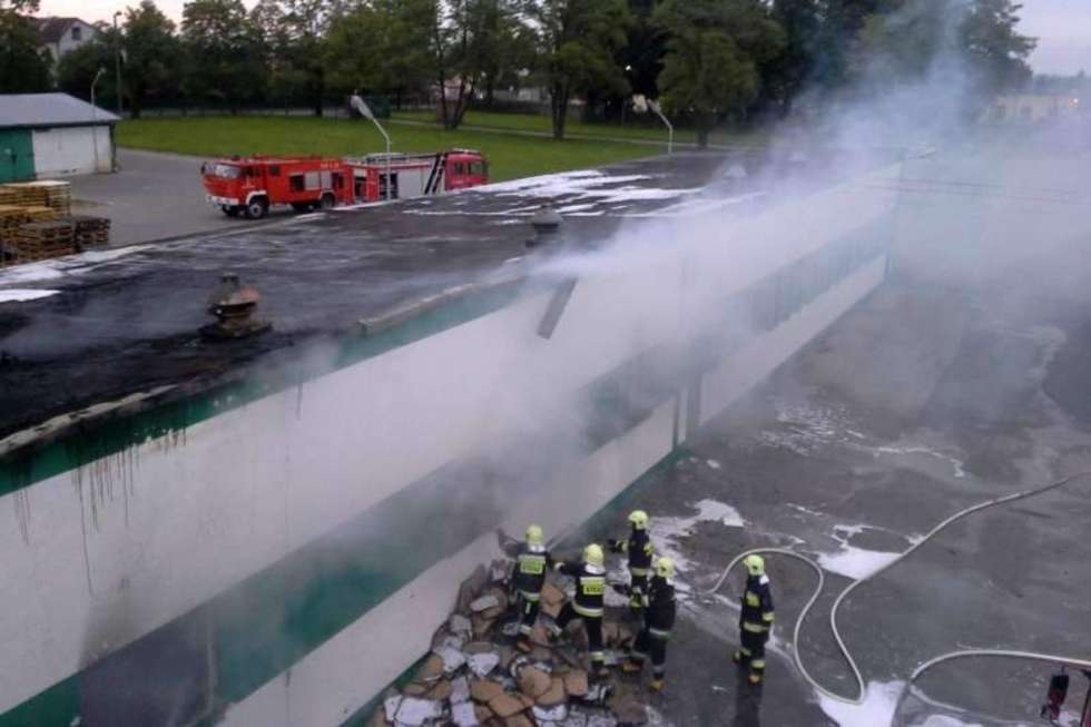  Pożar hali magazynowej w Świdniku  - Autor: KP PSP Świdnik
