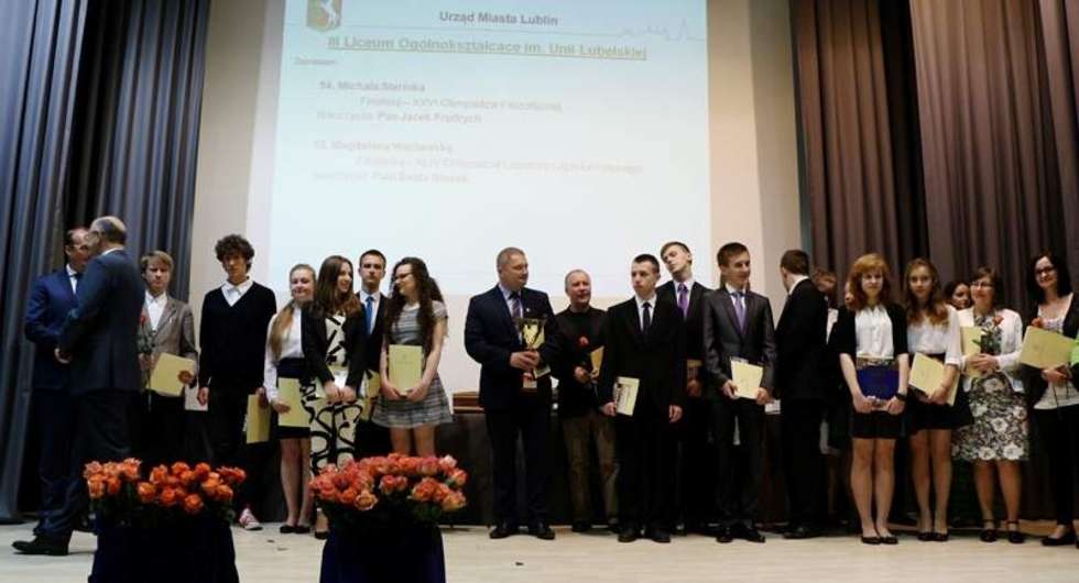  Nagrody dla najzdolniejszych uczniów (zdjęcie 2) - Autor: Dorota Awiorko - Klimek