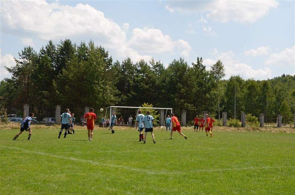  Turniej Piłki Nożnej o Puchar Burmistrza Krasnobrodu (zdjęcie 11) - Autor: Krasnobrodzki Dom Kultury