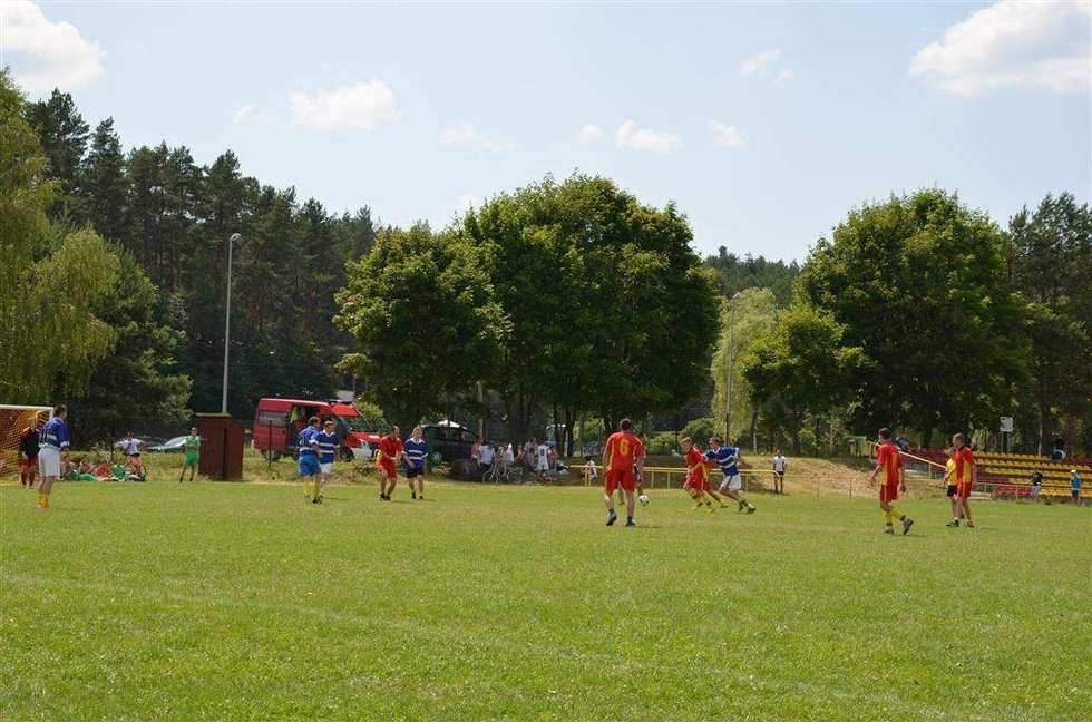  Turniej Piłki Nożnej o Puchar Burmistrza Krasnobrodu (zdjęcie 12) - Autor: Krasnobrodzki Dom Kultury