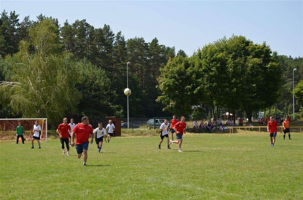  Turniej Piłki Nożnej o Puchar Burmistrza Krasnobrodu (zdjęcie 7) - Autor: Krasnobrodzki Dom Kultury