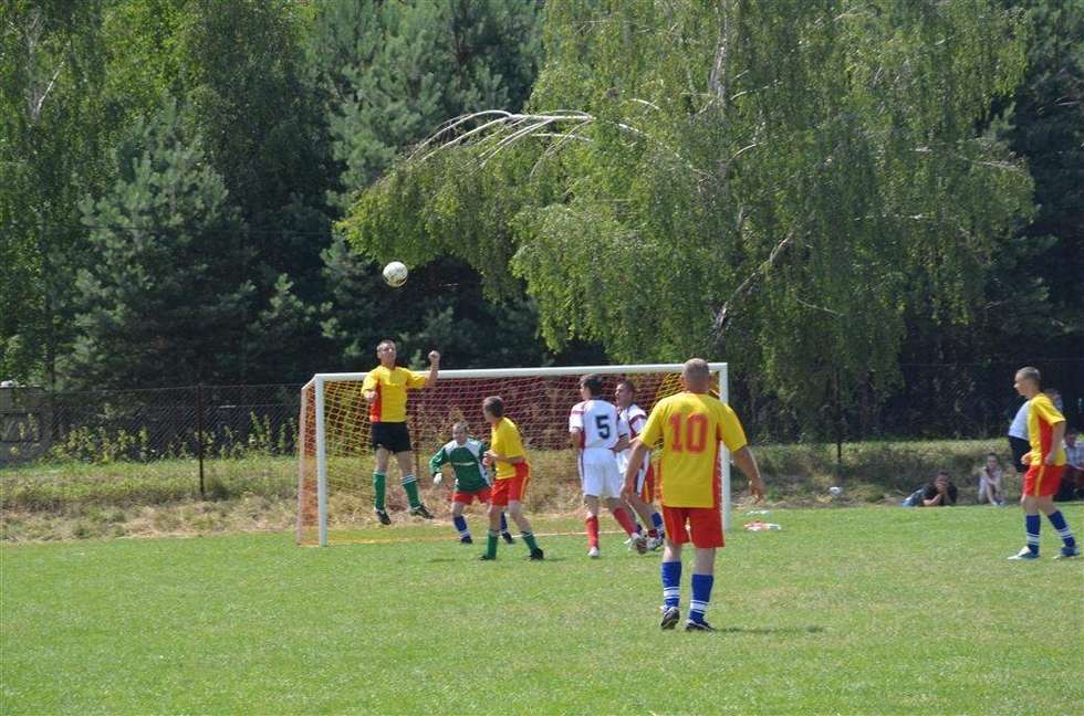  Turniej Piłki Nożnej o Puchar Burmistrza Krasnobrodu (zdjęcie 9) - Autor: Krasnobrodzki Dom Kultury
