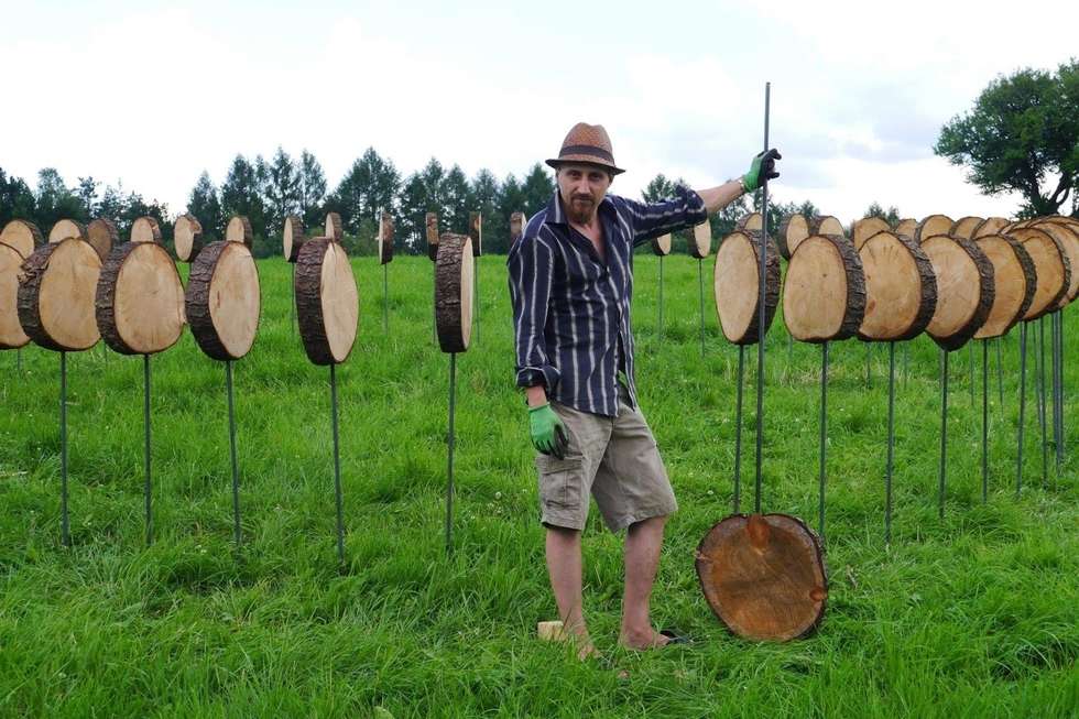  W Roztoczańskim Parku Narodowym artyści przygotowują prace na 4. edycję Landart Festiwal. Wernisaż w sobotę, 12 lipca 2014 r. 