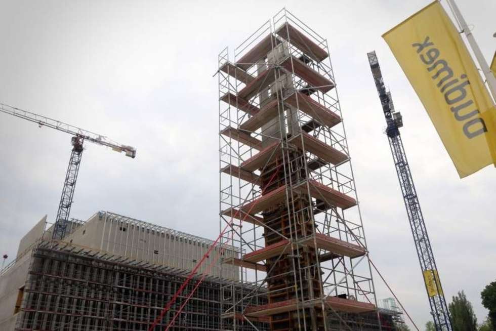  Kolejny etap budowy CSK (zdjęcie 2) - Autor: Wojciech Nieśpiałowski
