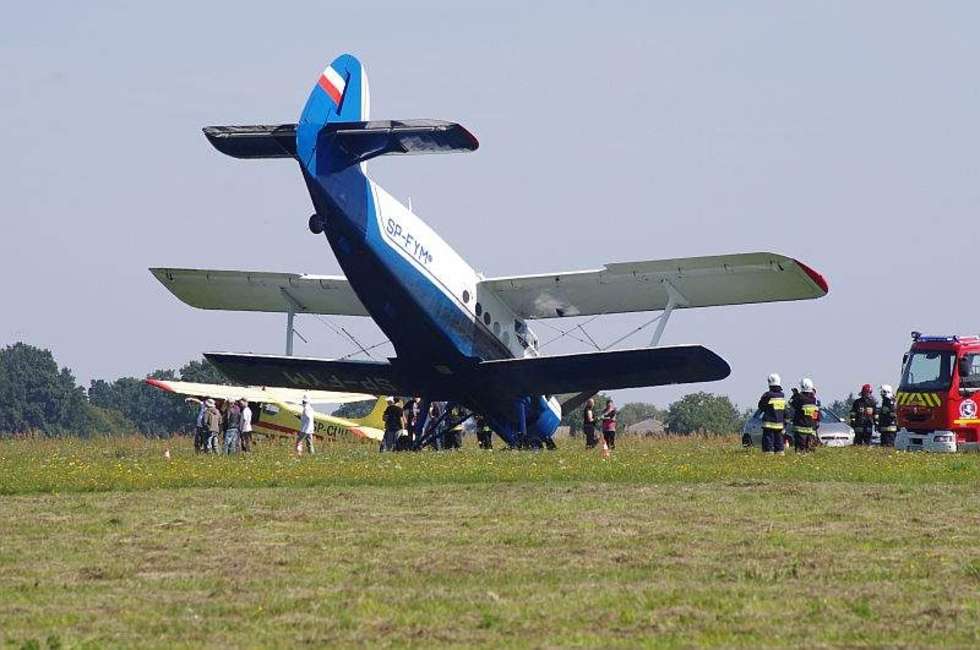  Samolot uderzył dziobem o ziemię, lotnisko w Radawcu (zdjęcie 4) - Autor: Grzegorz Góra