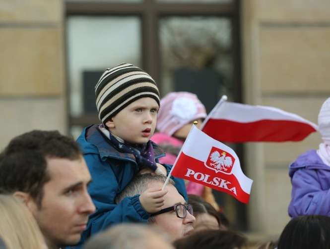 Obchody Święta Niepodległości zgromadziły na pl. Litewskim tłumy lublinian. Fot. Maciej Kaczanowski