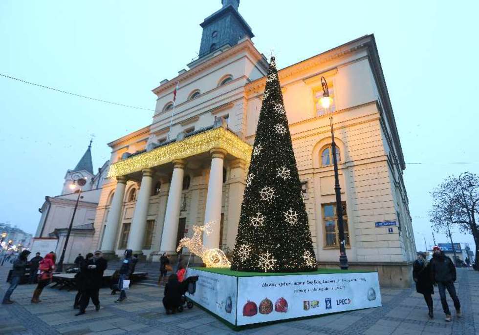  Dzisiaj rozbłysła świąteczna iluminacja i choinka na lubelskim deptaku. Fot. Maciej Kaczanowski