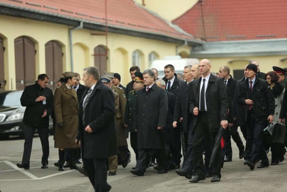  Prezydent petro Poroszenko odwiedził dowództwo Wielonarodowej Brygady. Fot. Maciej Kaczanowski