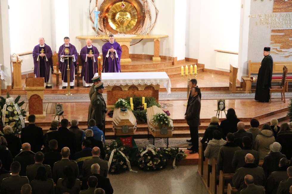  Pogrzeb zamordowanego małżeństwa z Rakowisk (zdjęcie 4) - Autor: Ewelina Burda