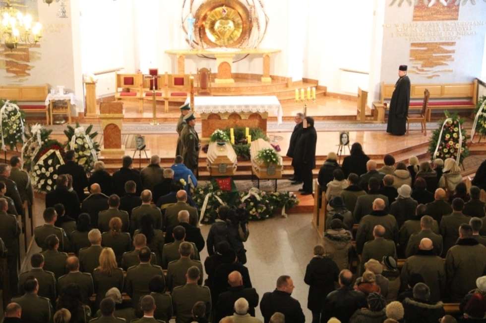  Pogrzeb zamordowanego małżeństwa z Rakowisk (zdjęcie 7) - Autor: Ewelina Burda