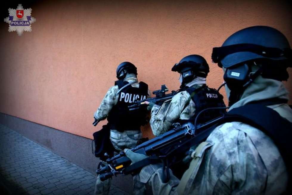  Terroryści w PGE. Ćwiczenia (zdjęcie 7) - Autor: Policja