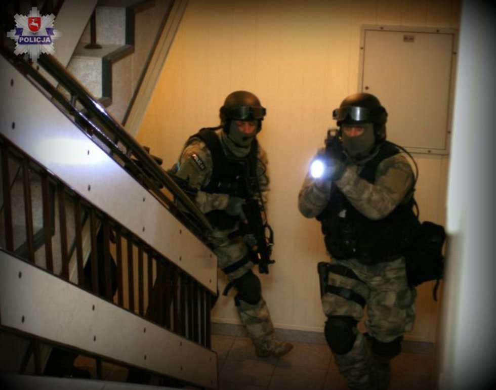  Terroryści w PGE. Ćwiczenia (zdjęcie 9) - Autor: Policja