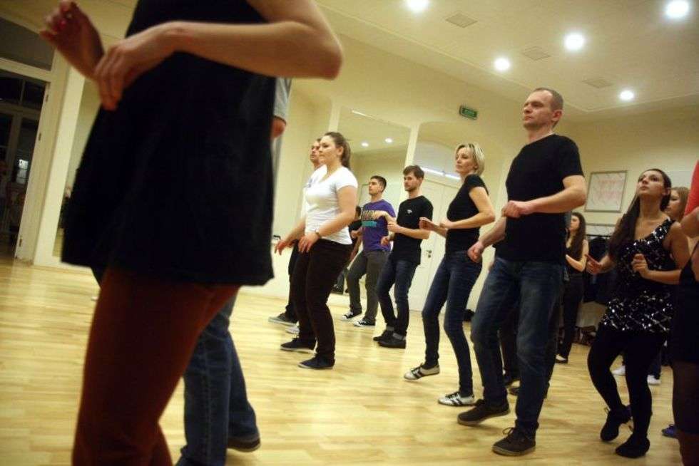  Warsztaty tańca w CK: Salsa/Batacha (zdjęcie 11) - Autor: AS