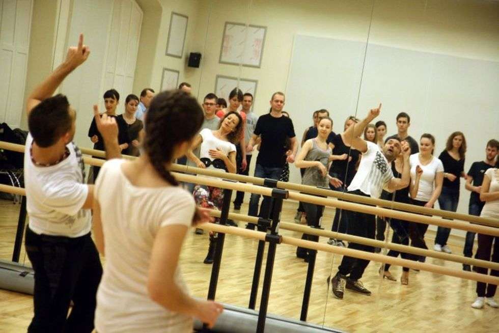  Warsztaty tańca w CK: Salsa/Batacha  - Autor: AS