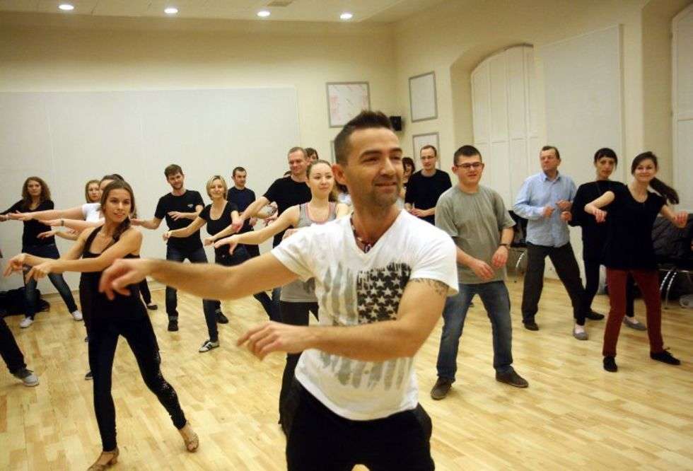  Warsztaty tańca w CK: Salsa/Batacha (zdjęcie 6) - Autor: AS