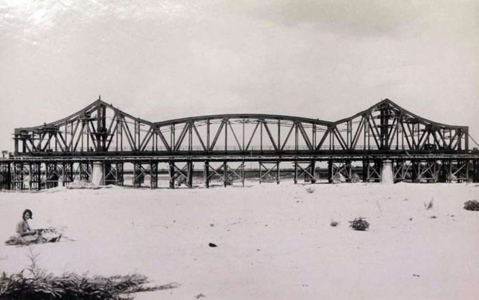  Budowa mostu im. Ignacego Mościckiego w Puławach (zdjęcie 12) - Autor: Wojciech Nieśpiałowski
