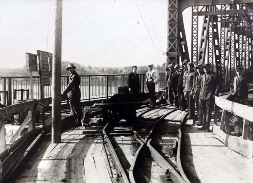  Budowa mostu im. Ignacego Mościckiego w Puławach (zdjęcie 4) - Autor: Wojciech Nieśpiałowski