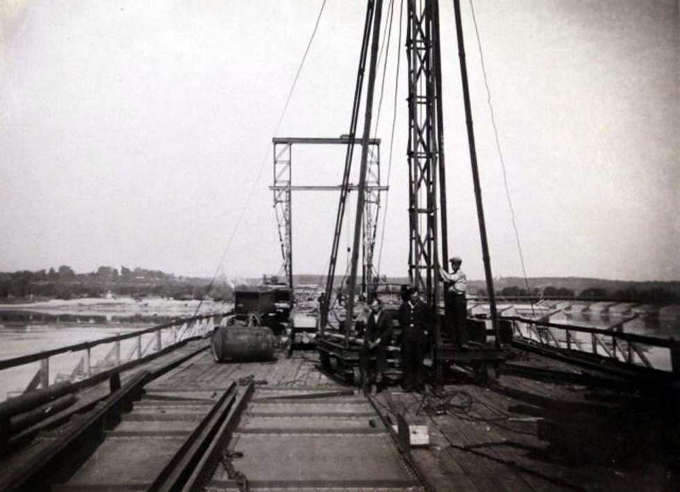  Budowa mostu im. Ignacego Mościckiego w Puławach (zdjęcie 10) - Autor: Wojciech Nieśpiałowski