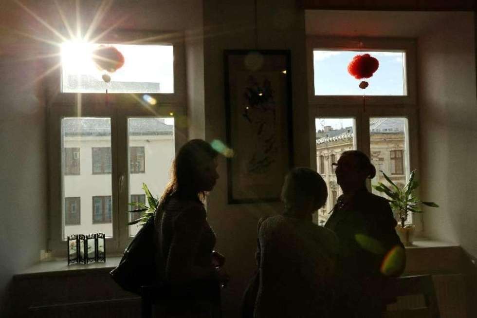  W lubelskim Centrum Języka i Kultury Chińskiej "Oriental" otwarto wystawę haftu chińskiego. Fot. Maciej Kaczanowski  