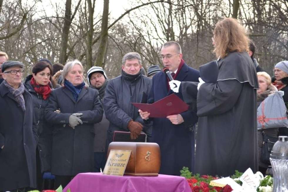  Pogrzeb Krzysztofa Krauzego w Kazimierzu Dolnym (zdjęcie 3) - Autor: ANNA E. SORIA/KAZIMIERSKI PORTAL INTERNETOWY