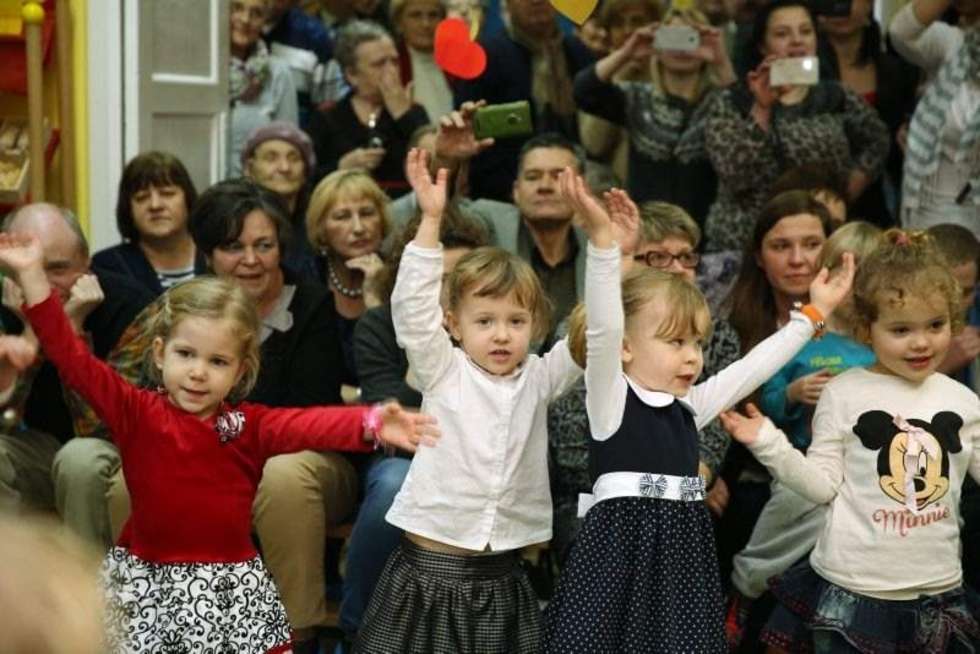  Dzień Babci i Dziadka świętują dzieci z lubelskiego przedszkola nr 5. Fot. Maciej Kaczanowski