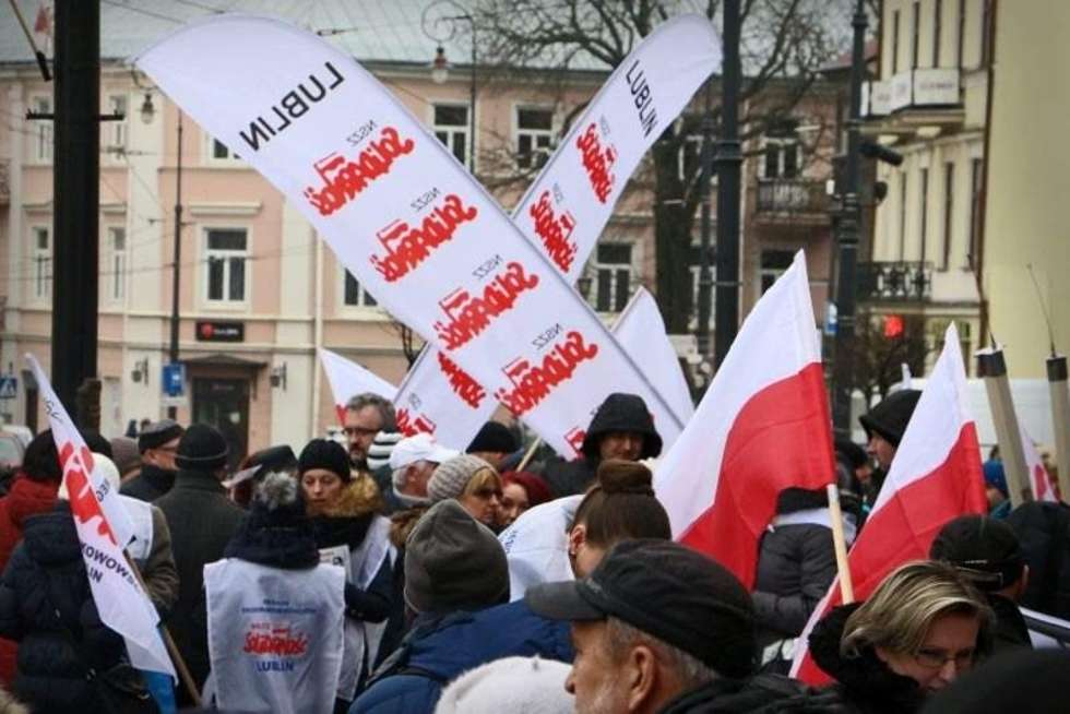  Manifestacja związków zawodowych w centrum Lublina  - Autor: Wojciech Nieśpiałowski