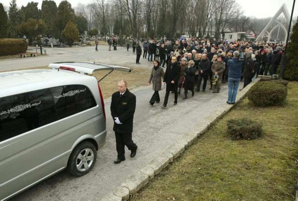  Pogrzeb redaktora Andrzeja Molika na cmentarzu przy ul. Droga Męczenników Majdanka w Lublinie. Fot. Maciej Kaczanowski