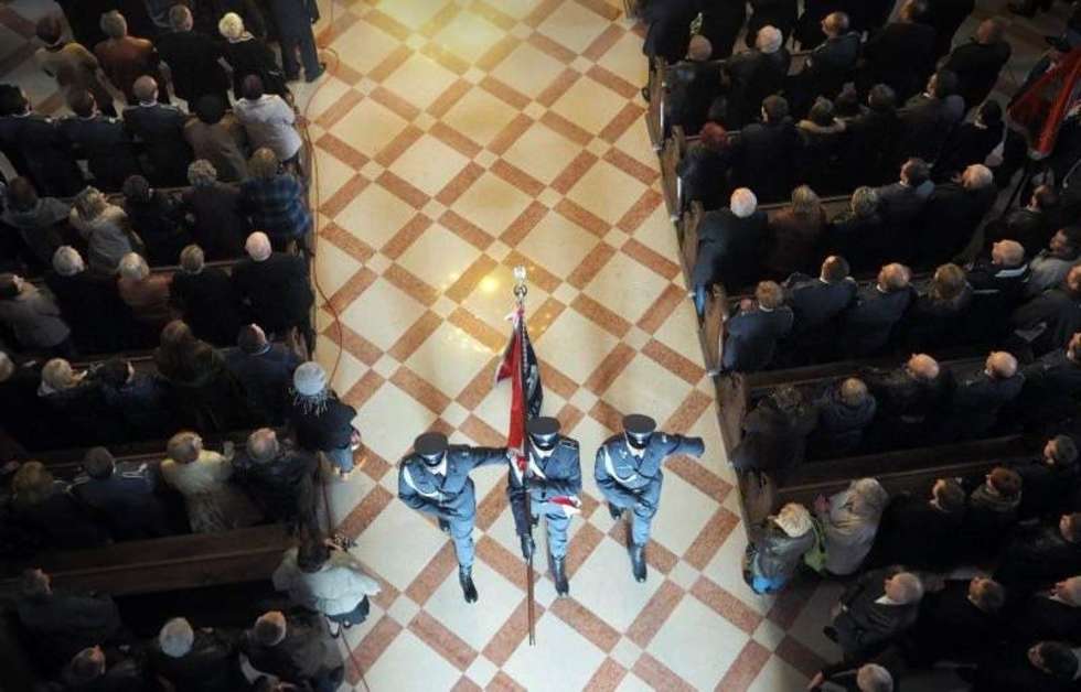  Uroczystości pogrzebowe funkcjonariuszy zabitych w Tunezji (zdjęcie 11) - Autor: Wojciech Nieśpiałowski