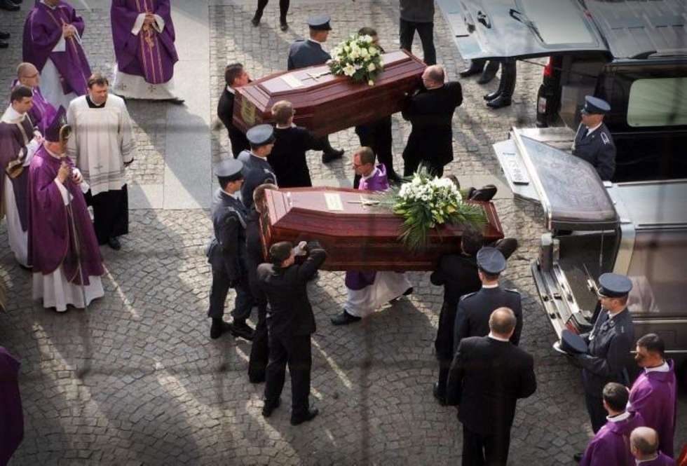  Uroczystości pogrzebowe funkcjonariuszy zabitych w Tunezji (zdjęcie 19) - Autor: Wojciech Nieśpiałowski