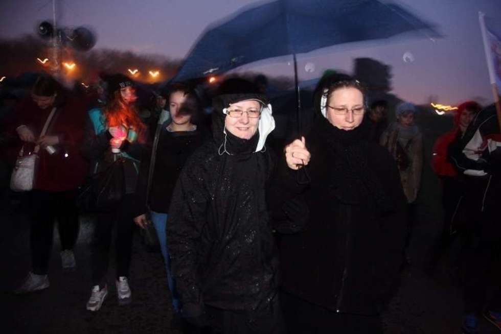  Droga krzyżowa na Majdanku (zdjęcie 6) - Autor: AS