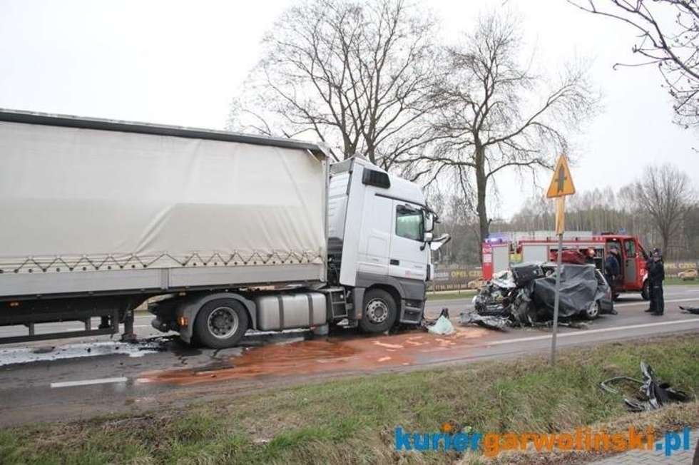  Tragiczny wypadek pod Garwolinem (zdjęcie 4) - Autor: kuriergarwolinski.pl
