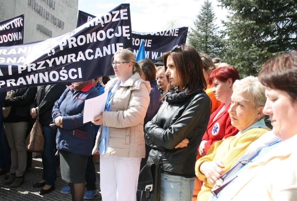  Protest pielęgniarek w Puławach (zdjęcie 6) - Autor: Radosław Szczęch