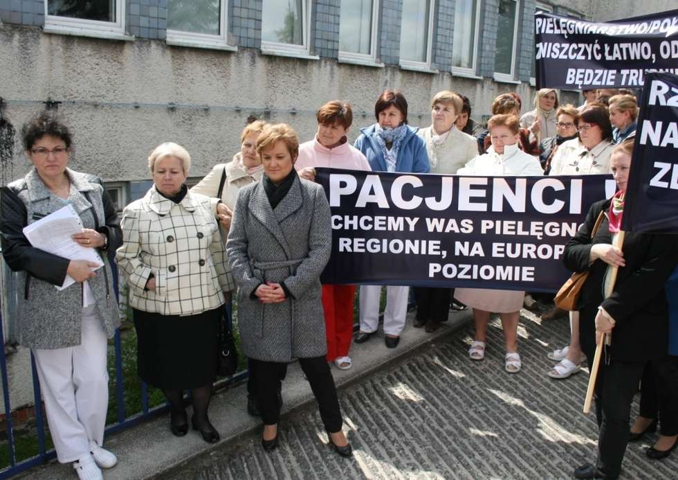  Protest pielęgniarek w Puławach (zdjęcie 7) - Autor: Radosław Szczęch
