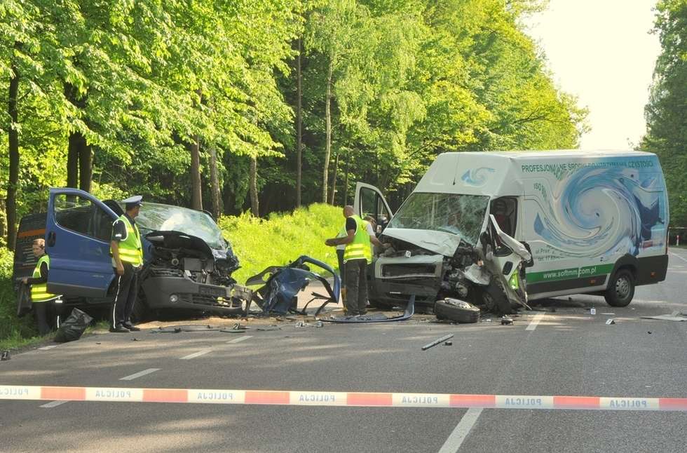  Wypadek w Pułankowicach. Zginął kierowca (zdjęcie 32) - Autor: policja Kraśnik