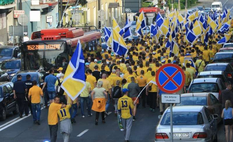 Przemarsz kibiców Motoru na Arenę Lublin