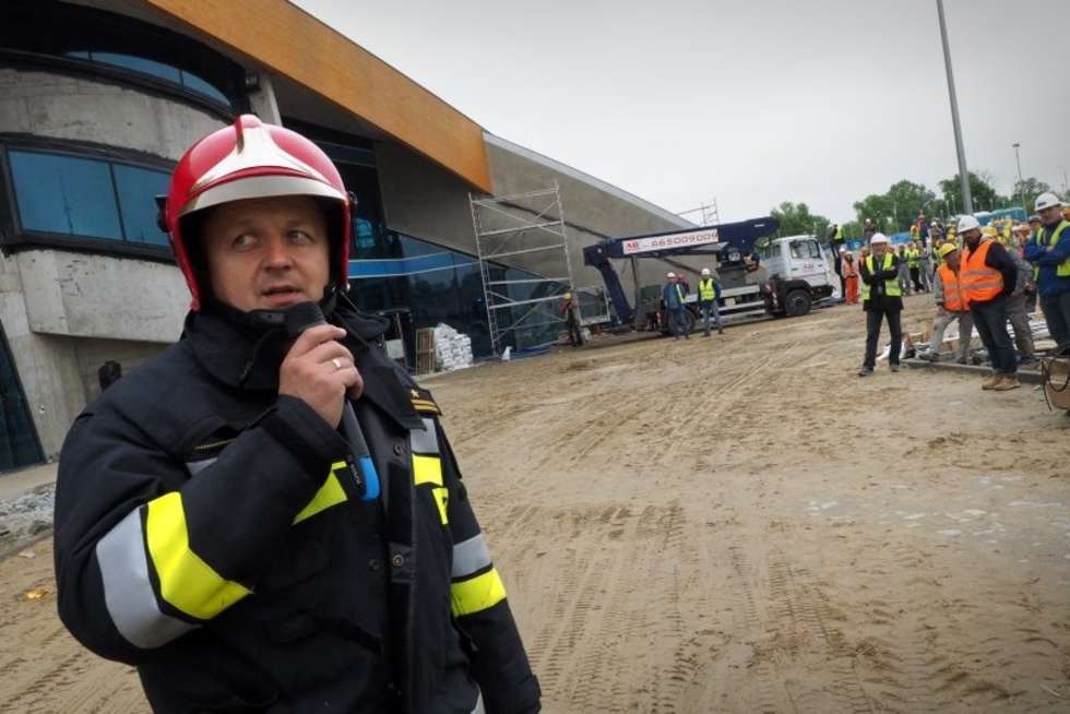  Ćwiczenia Straży Pożarnej na budowie basenu w Lublinie  (zdjęcie 729) - Autor: Wojciech Nieśpiałowski