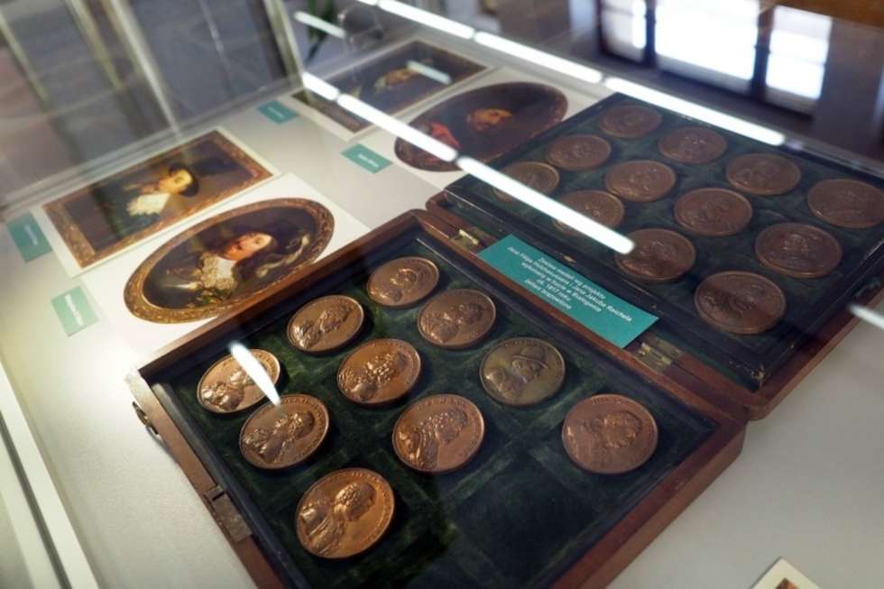  Wystawa monet w NBP (zdjęcie 968) - Autor: Wojciech Nieśpiałowski