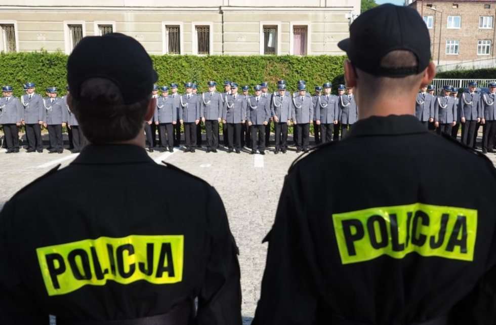  Ślubowanie policjantów (zdjęcie 12) - Autor: Wojciech Nieśpiałowski