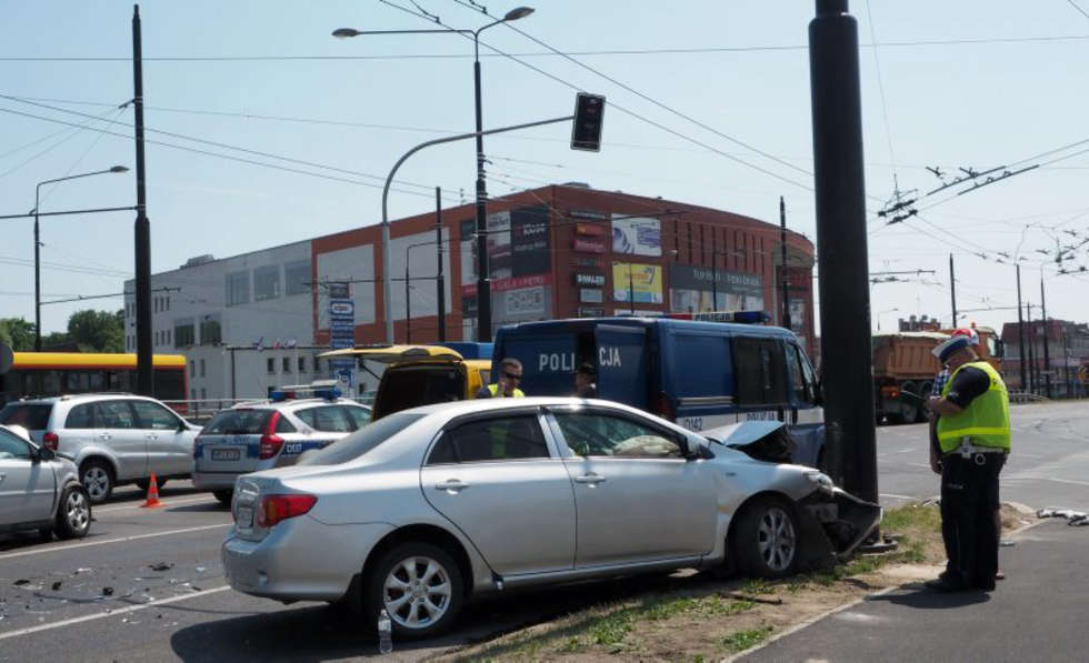  Wypadek koło Gali w Lublinie (zdjęcie 3) - Autor: Wojciech Nieśpiałowski
