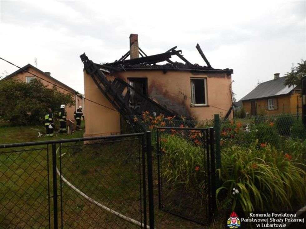  Pożar domu w Woli Blizockiej (zdjęcie 3) - Autor: KP PSP Lubartów