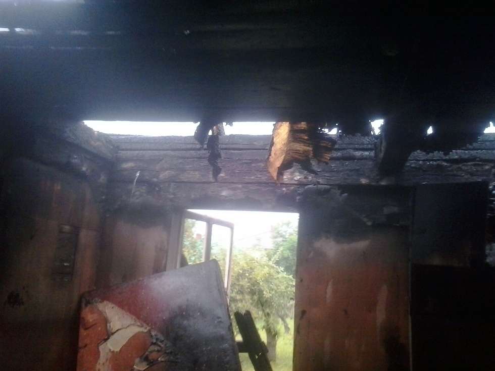  Pożar domu w Woli Blizockiej (zdjęcie 6) - Autor: Krzysztof / OSP Jeziorzany