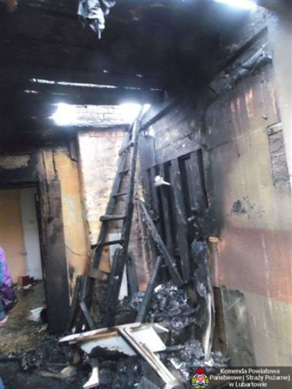  Pożar domu w Woli Blizockiej (zdjęcie 1) - Autor: KP PSP Lubartów