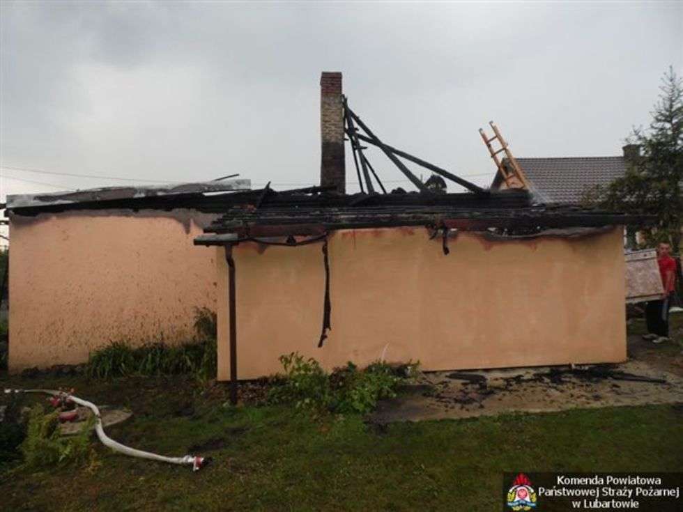 Pożar domu w Woli Blizockiej (zdjęcie 4) - Autor: KP PSP Lubartów